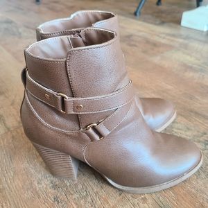 Sierra Brown Ankle Boots Size 8